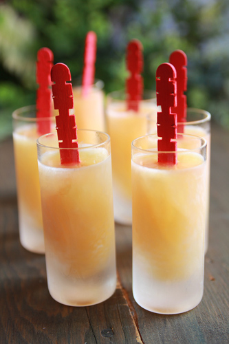 Creamy Piña Colada Frozen Pops