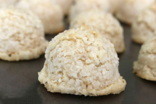 Vanilla Bean Coconut Macaroons (Egg and Nut-Free)