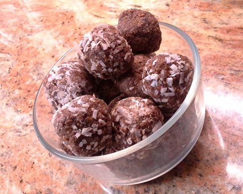 No-Bake, Chocolaty Coconut, Flax, Chia Power Balls