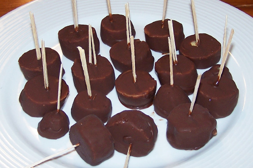 Frozen Banana Pops (with Chocolate, Coconut Shell)