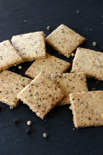 Grain-Free Cracked Pepper, Cashew Crackers