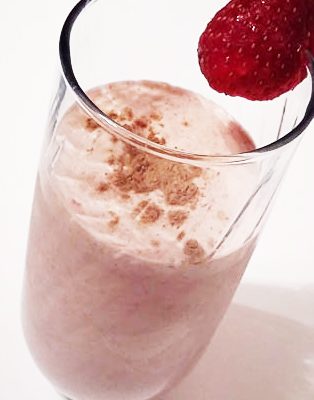 Coconut Strawberry Cacao Smoothie