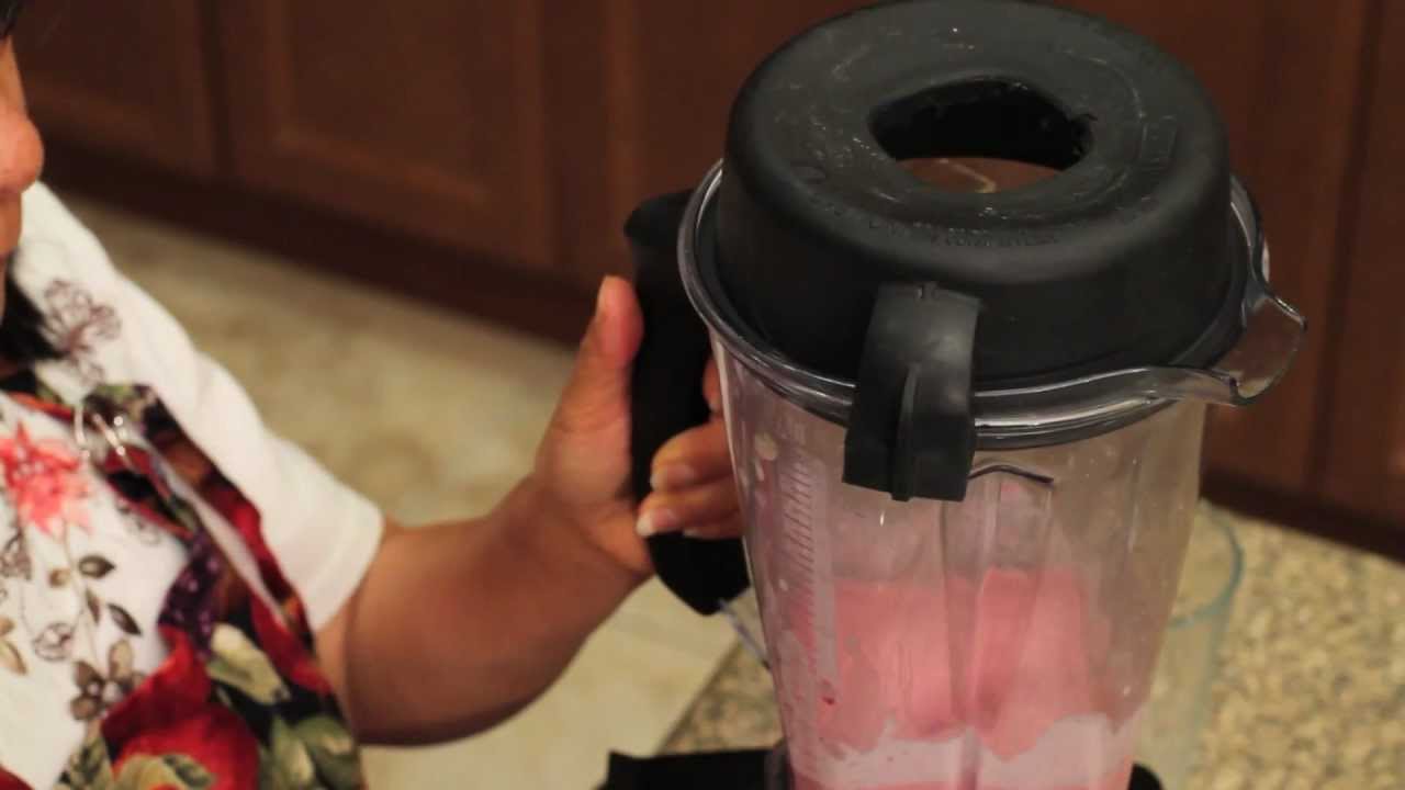 How to Add Coconut Oil to Smoothies without the Oil Clumping